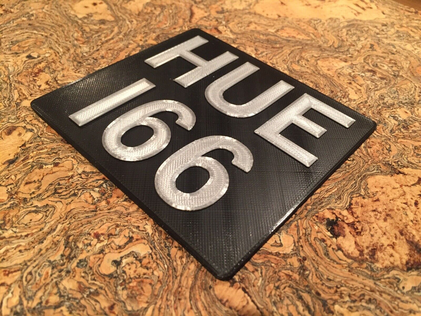 HUE 166 Landrover badge Emblem Plate