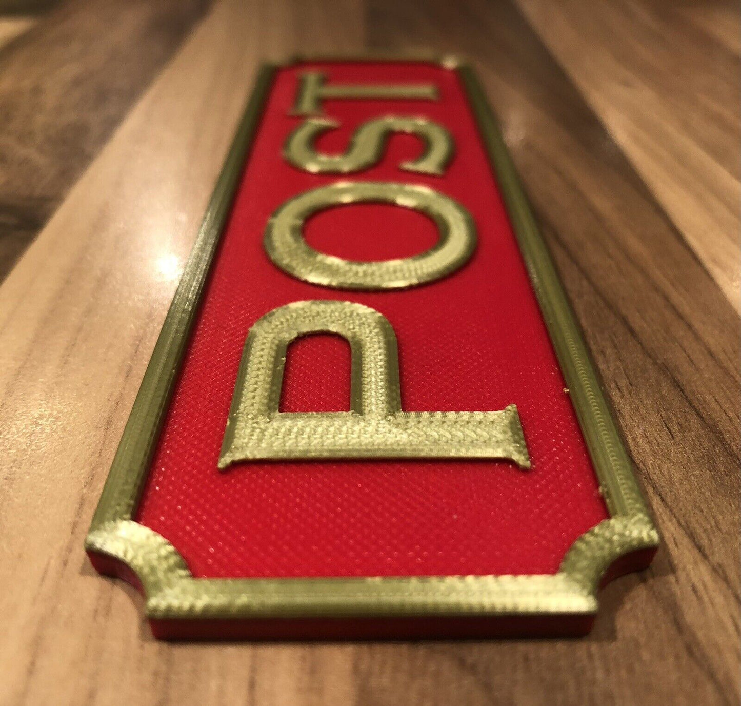 British Styled Post Box Mail Box Badge Emblem