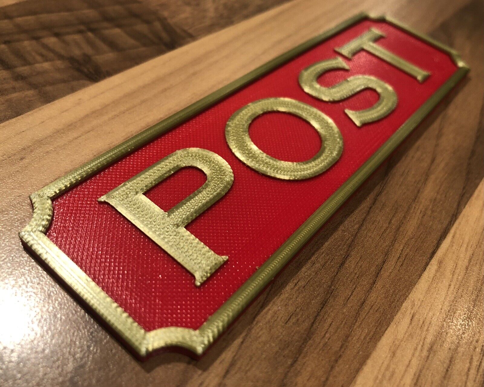 British Styled Post Box Mail Box Badge Emblem